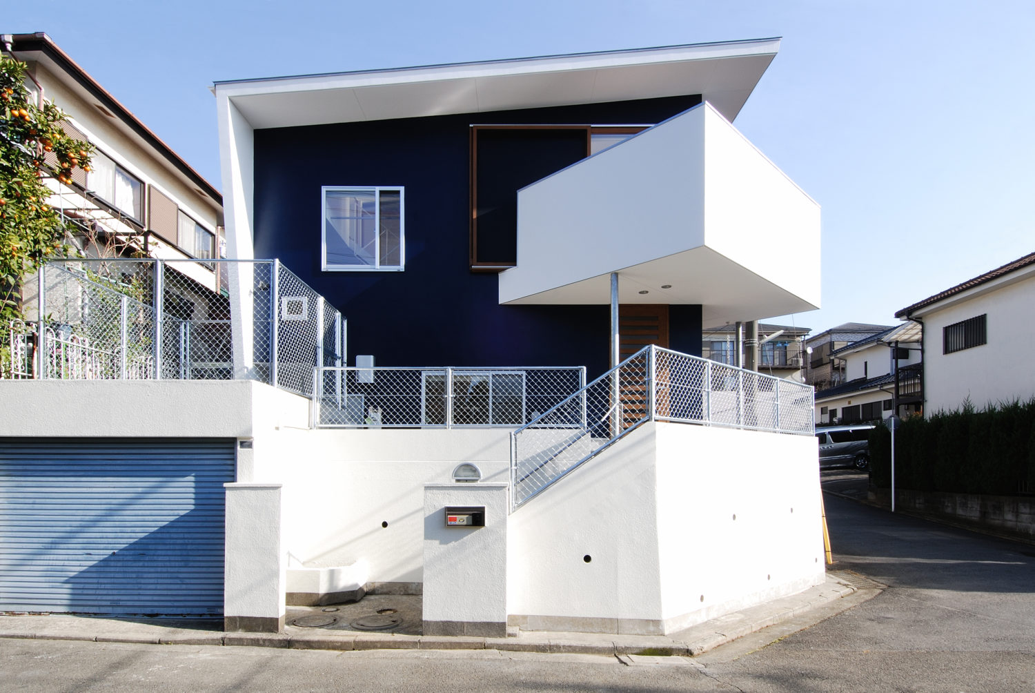 ボックスバルコニーのある家