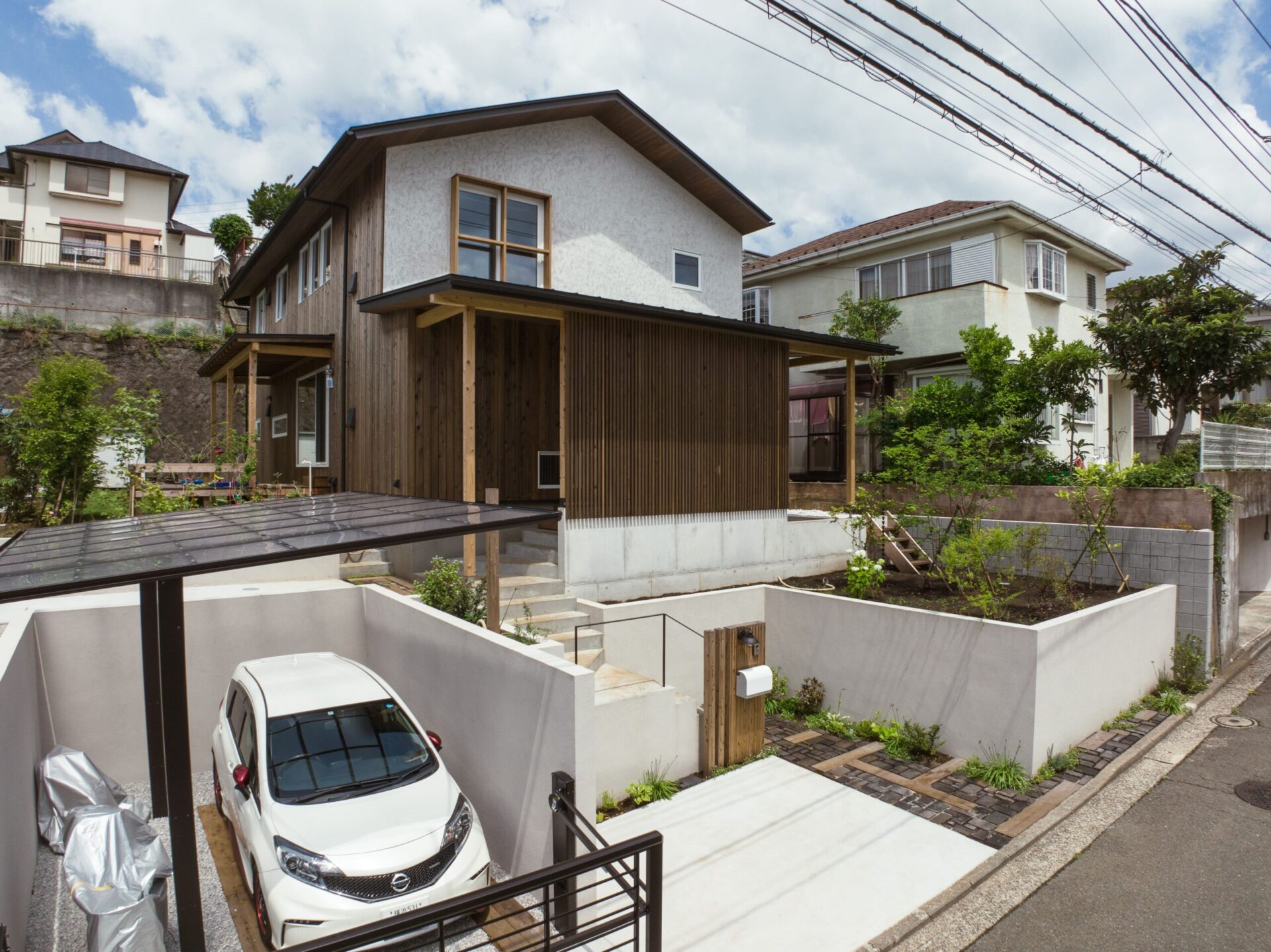 明るい中二階のある家