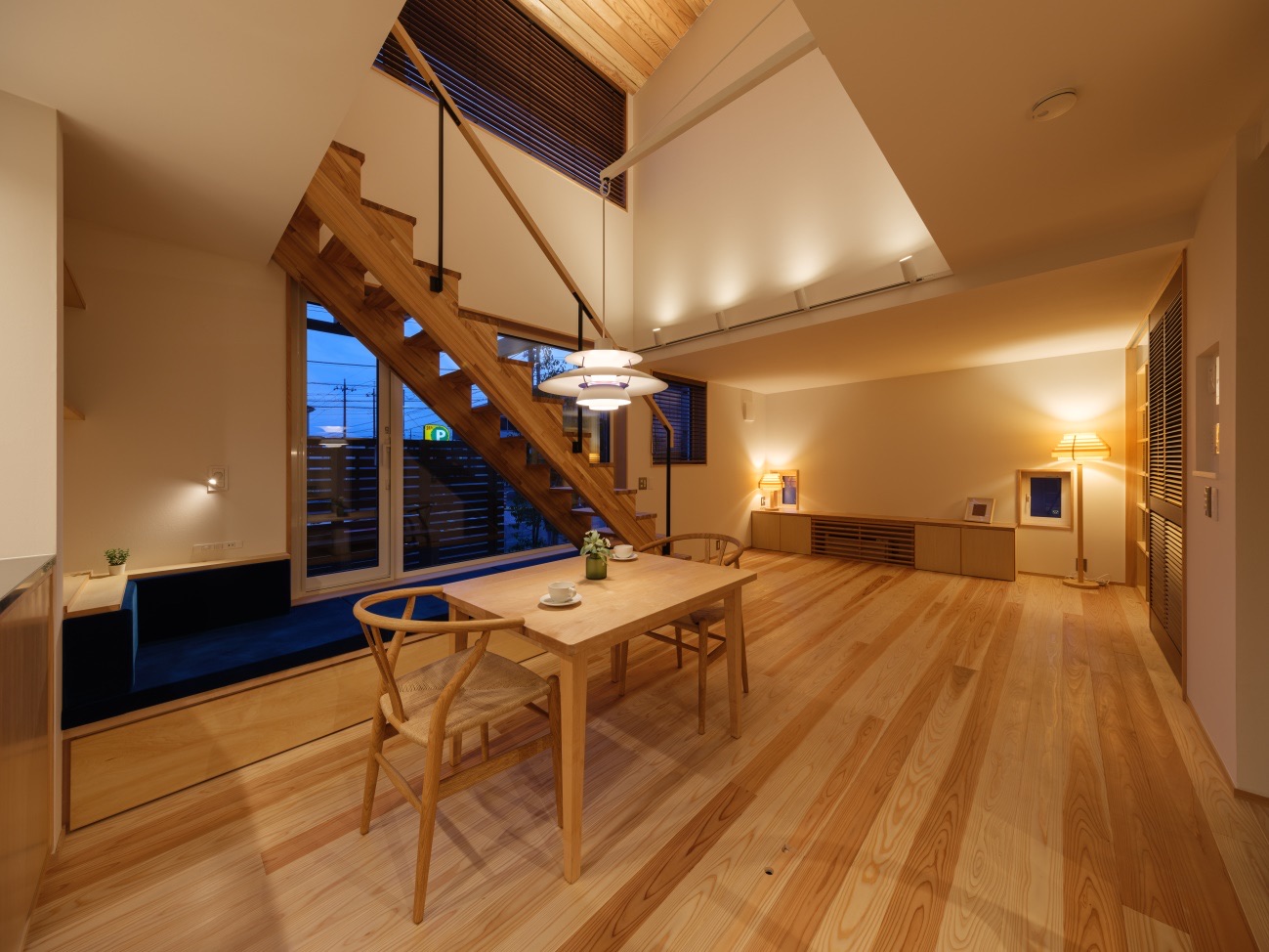 照明における<Kizuki>の姿勢