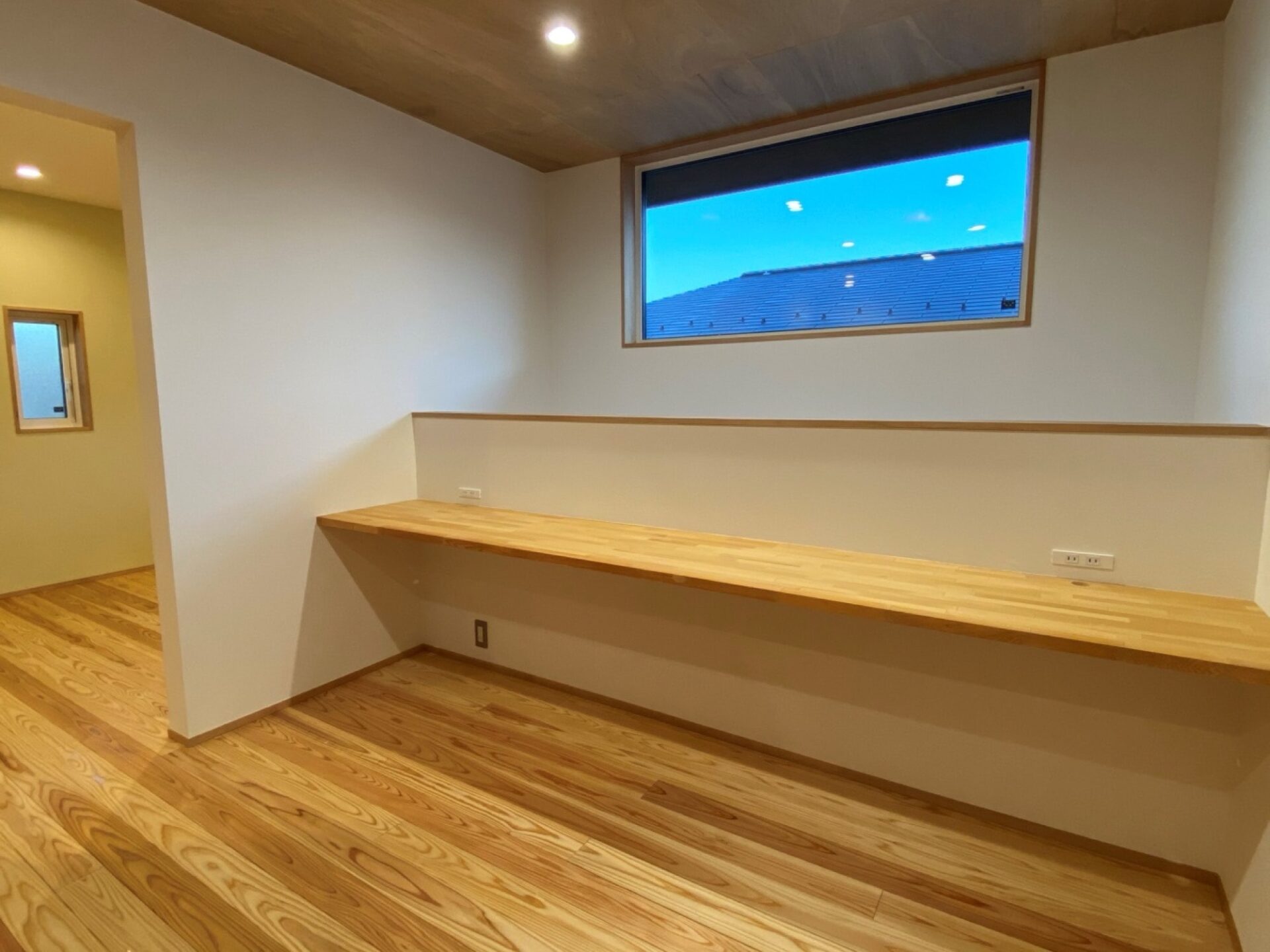 リビング吹き抜け周りにワークスペース